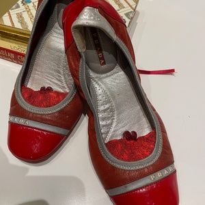 Red Prada Ballet flats